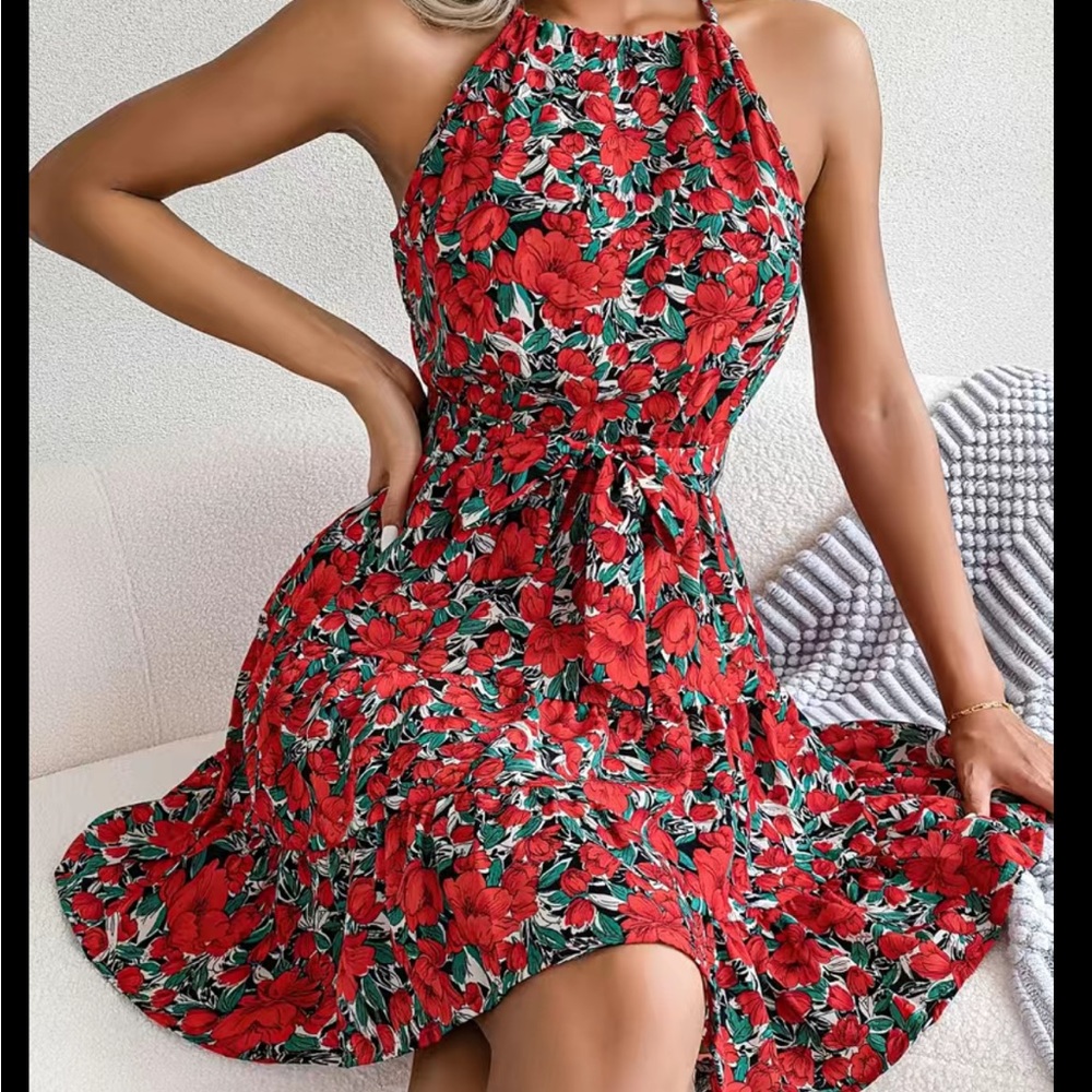 🌺 Flirty floral Halter Dress - Picture 5 of 6
